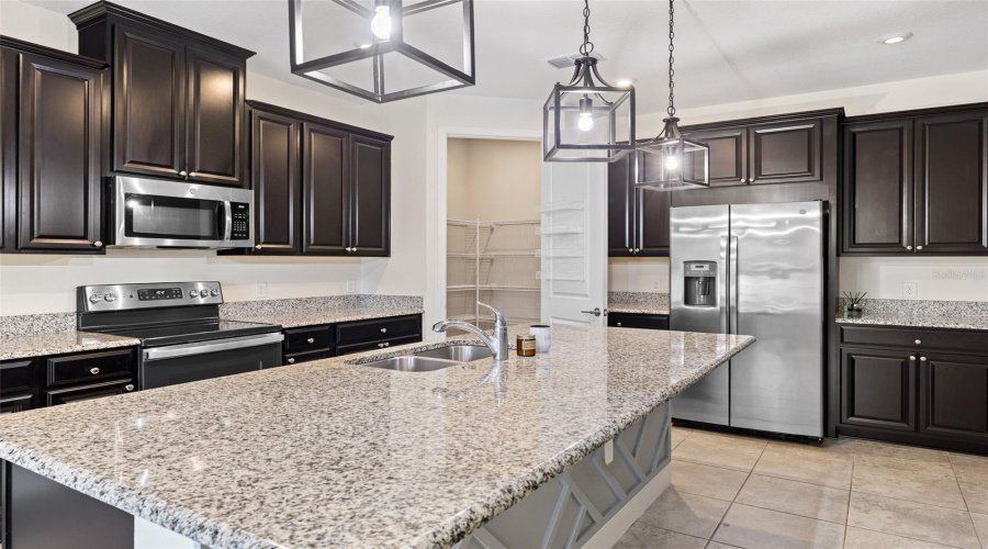 KISSIMMEE, Florida 34746, 4 Bedrooms Bedrooms, ,4 BathroomsBathrooms,Residential,For Sale,REDFIN,0,MFRS5150540