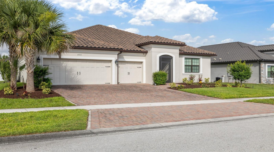 KISSIMMEE, Florida 34746, 4 Bedrooms Bedrooms, ,4 BathroomsBathrooms,Residential,For Sale,REDFIN,0,MFRS5150540