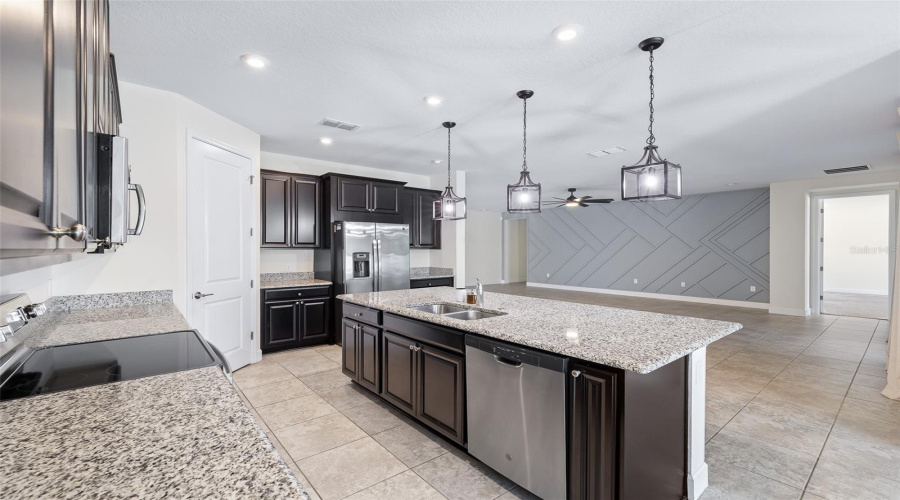 KISSIMMEE, Florida 34746, 4 Bedrooms Bedrooms, ,4 BathroomsBathrooms,Residential,For Sale,REDFIN,0,MFRS5150540