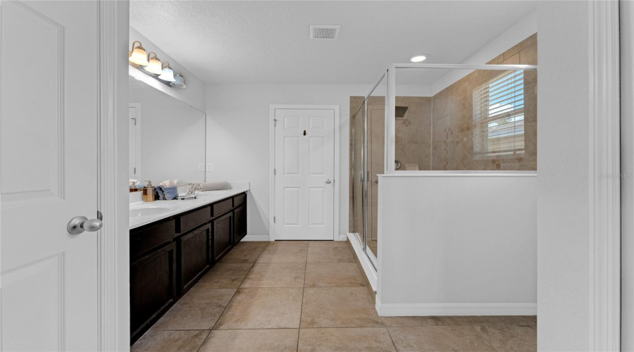 KISSIMMEE, Florida 34746, 4 Bedrooms Bedrooms, ,3 BathroomsBathrooms,Residential,For Sale,SANTOSH,0,MFRS5150509