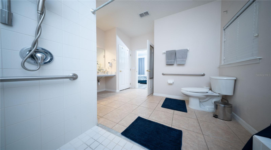 KISSIMMEE, Florida 34747, 6 Bedrooms Bedrooms, ,5 BathroomsBathrooms,Residential,For Sale,ACADIA ESTATES,0,MFRS5150553
