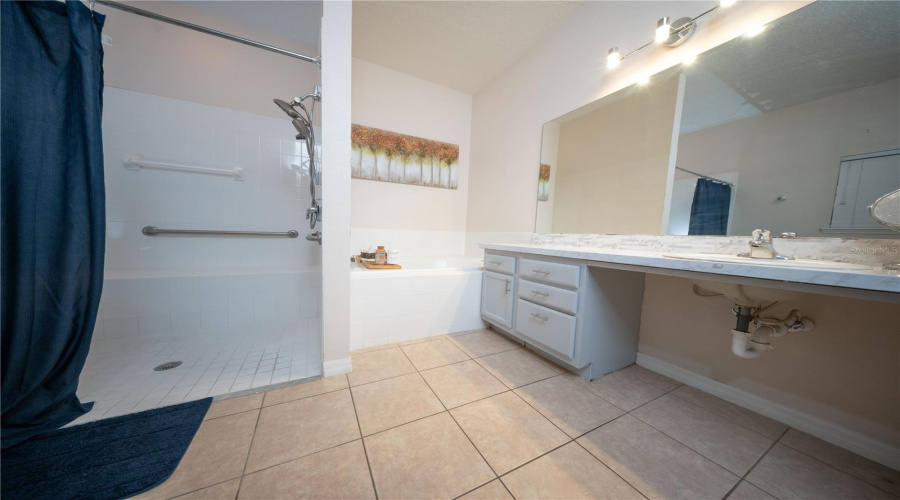 KISSIMMEE, Florida 34747, 6 Bedrooms Bedrooms, ,5 BathroomsBathrooms,Residential,For Sale,ACADIA ESTATES,0,MFRS5150553
