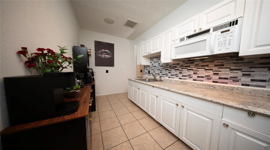 KISSIMMEE, Florida 34747, 6 Bedrooms Bedrooms, ,5 BathroomsBathrooms,Residential,For Sale,ACADIA ESTATES,0,MFRS5150553