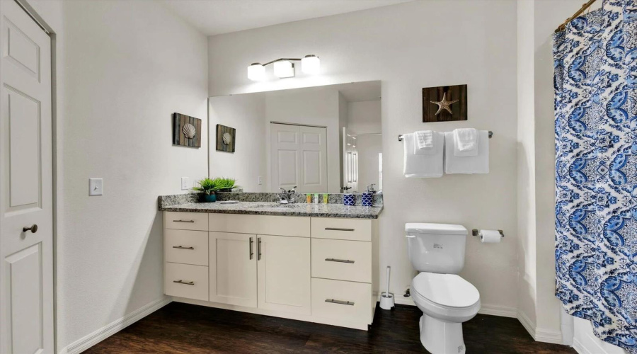 Upstairs primary bath