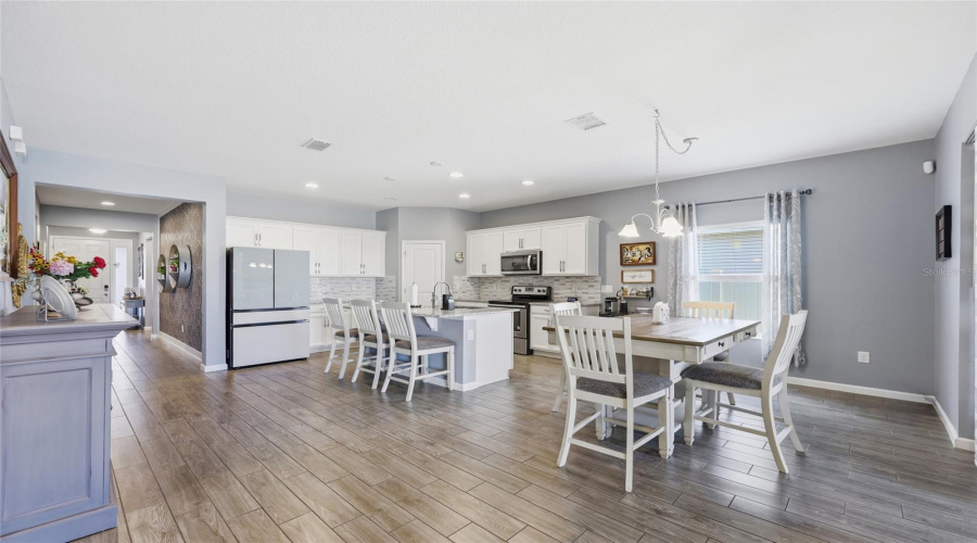 Dining/Kitchen