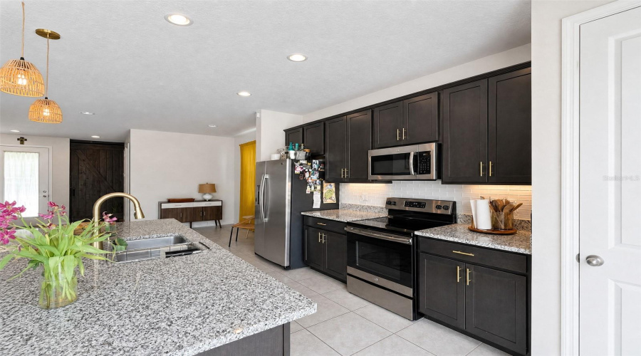 DAVENPORT, Florida 33837, 3 Bedrooms Bedrooms, ,2 BathroomsBathrooms,Residential,For Sale,BUCHANNAN,0,MFRO6410662