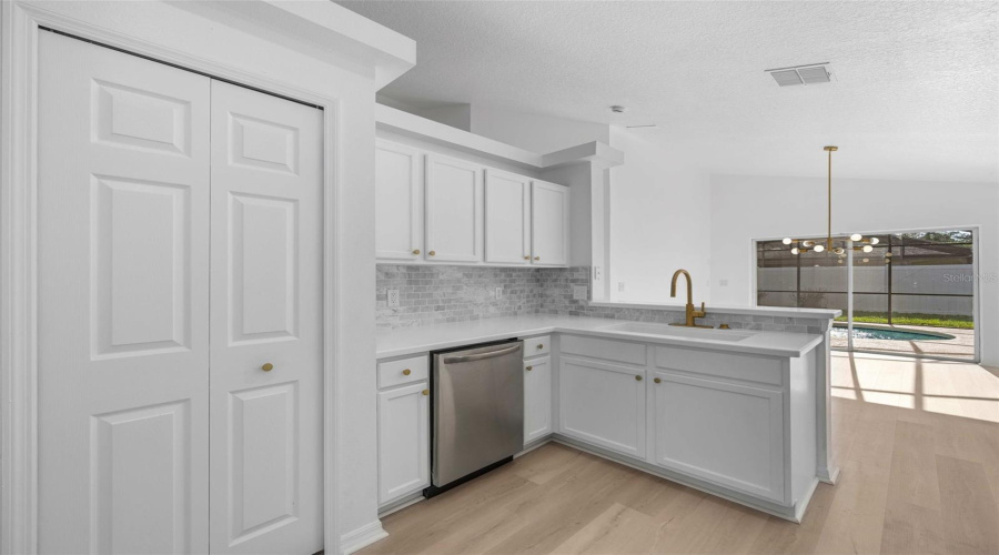 KISSIMMEE, Florida 34746, 4 Bedrooms Bedrooms, ,2 BathroomsBathrooms,Residential,For Sale,KEPPEL,0,MFRO6410160