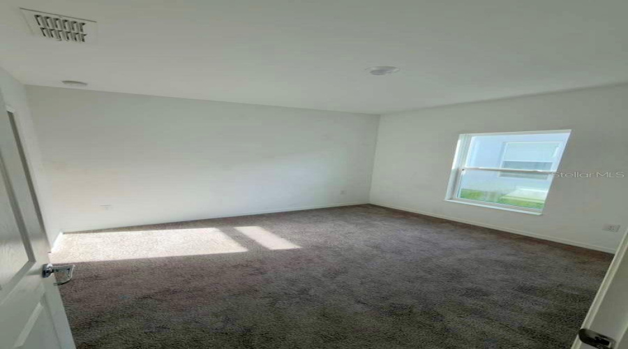 KISSIMMEE, Florida 34746, 3 Bedrooms Bedrooms, ,2 BathroomsBathrooms,Residential,For Sale,LAKE RUSSELL,0,MFRO6410072