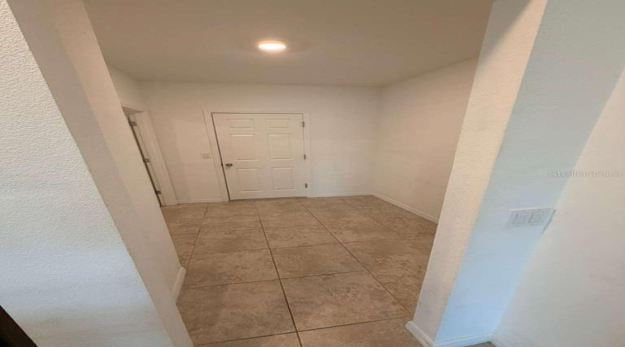 KISSIMMEE, Florida 34746, 3 Bedrooms Bedrooms, ,2 BathroomsBathrooms,Residential,For Sale,LAKE RUSSELL,0,MFRO6410072