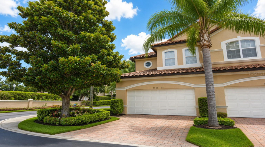 ORLANDO, Florida 32836, 3 Bedrooms Bedrooms, ,2 BathroomsBathrooms,Residential,For Sale,THE ESPLANADE,0,MFRO6410736