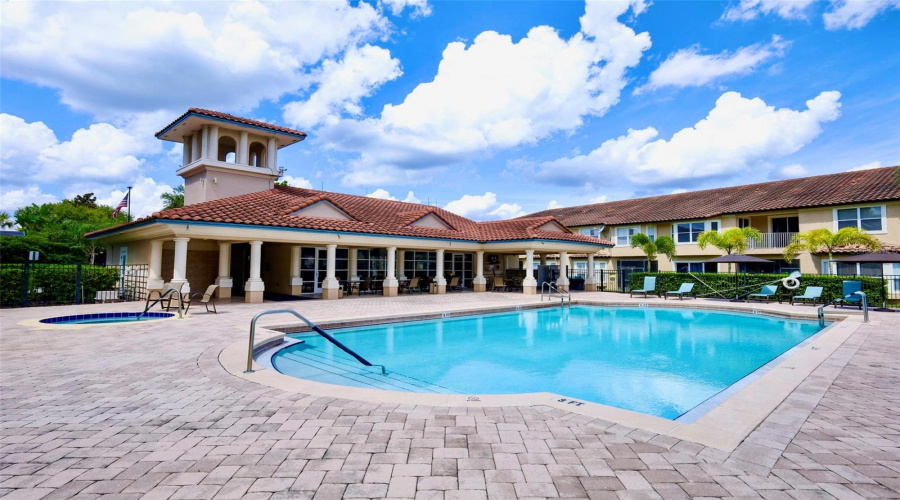ORLANDO, Florida 32836, 3 Bedrooms Bedrooms, ,2 BathroomsBathrooms,Residential,For Sale,THE ESPLANADE,0,MFRO6410736