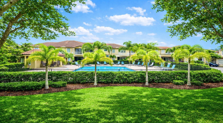 ORLANDO, Florida 32836, 3 Bedrooms Bedrooms, ,2 BathroomsBathrooms,Residential,For Sale,THE ESPLANADE,0,MFRO6410736