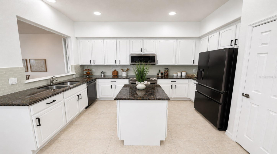 ORLANDO, Florida 32836, 3 Bedrooms Bedrooms, ,2 BathroomsBathrooms,Residential,For Sale,THE ESPLANADE,0,MFRO6410736