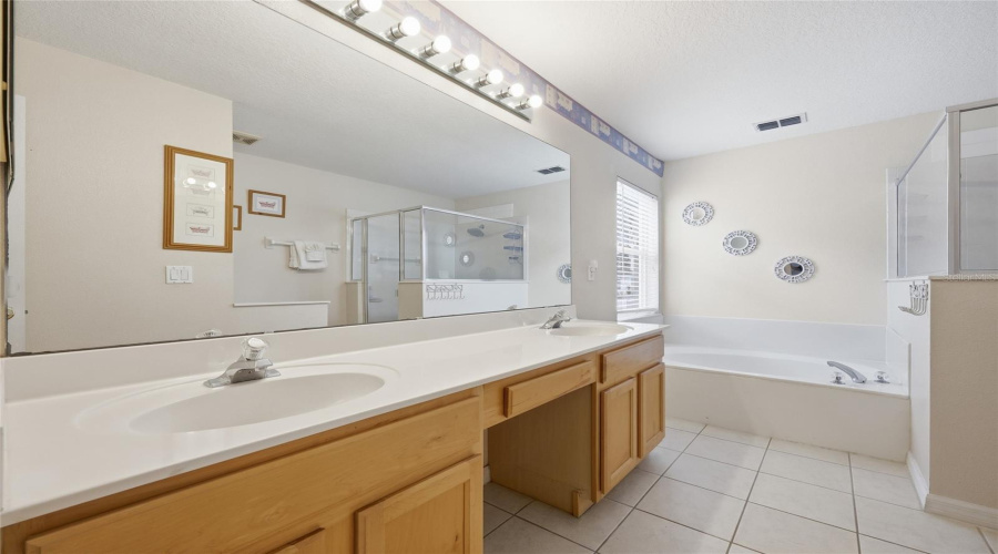DAVENPORT, Florida 33897, 3 Bedrooms Bedrooms, ,2 BathroomsBathrooms,Residential,For Sale,TROON,0,MFRO6402595