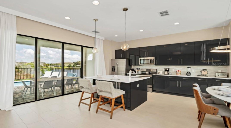 DAVENPORT, Florida 33896, 5 Bedrooms Bedrooms, ,4 BathroomsBathrooms,Residential,For Sale,VILLA DOMANI,0,MFRO6407706