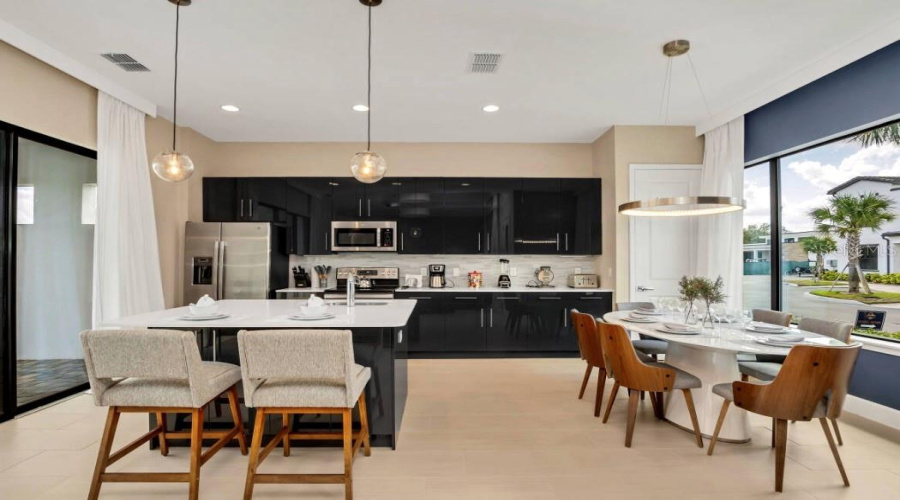 DAVENPORT, Florida 33896, 5 Bedrooms Bedrooms, ,4 BathroomsBathrooms,Residential,For Sale,VILLA DOMANI,0,MFRO6407706