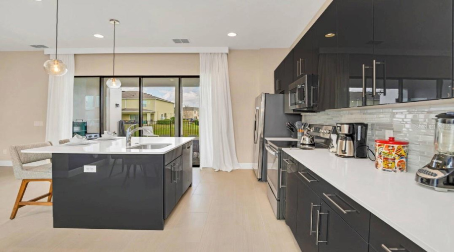 DAVENPORT, Florida 33896, 5 Bedrooms Bedrooms, ,4 BathroomsBathrooms,Residential,For Sale,VILLA DOMANI,0,MFRO6407706