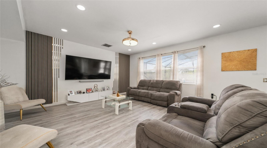 DAVENPORT, Florida 33897, 5 Bedrooms Bedrooms, ,3 BathroomsBathrooms,Residential,For Sale,BACOPA PASS,0,MFRS5150065