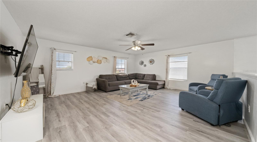 DAVENPORT, Florida 33897, 5 Bedrooms Bedrooms, ,3 BathroomsBathrooms,Residential,For Sale,BACOPA PASS,0,MFRS5150065