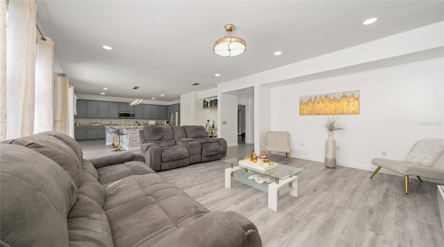 DAVENPORT, Florida 33897, 5 Bedrooms Bedrooms, ,3 BathroomsBathrooms,Residential,For Sale,BACOPA PASS,0,MFRS5150065