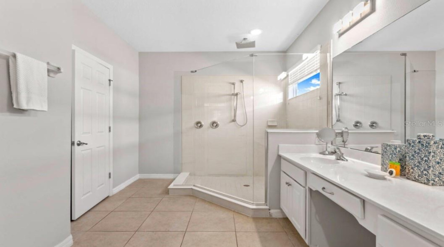 KISSIMMEE, Florida 34746, 8 Bedrooms Bedrooms, ,7 BathroomsBathrooms,Residential,For Sale,SHIVA,0,MFRO6407672