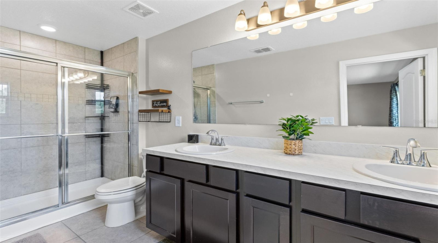 KISSIMMEE, Florida 34746, 3 Bedrooms Bedrooms, ,2 BathroomsBathrooms,Residential,For Sale,CORAL CASTLE,0,MFRO6396952