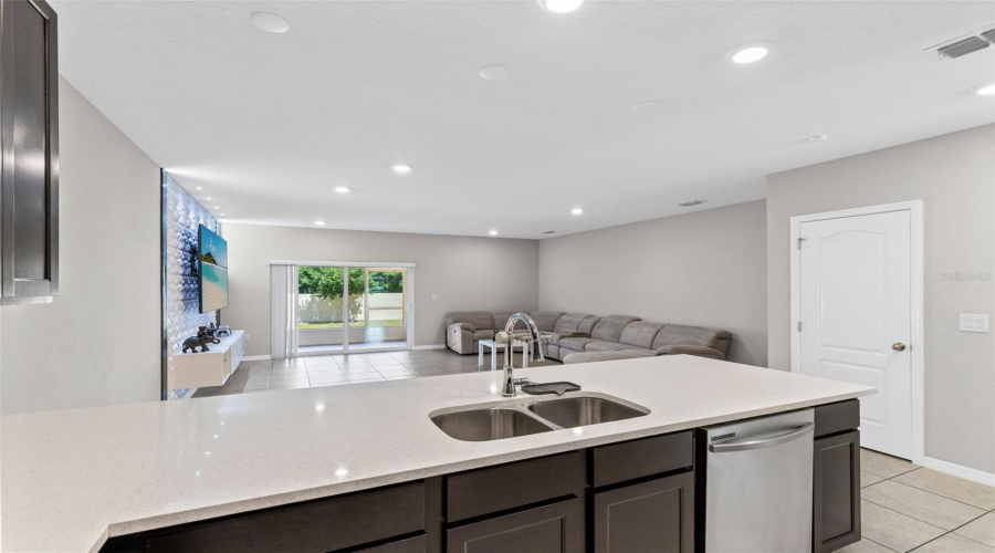 KISSIMMEE, Florida 34746, 3 Bedrooms Bedrooms, ,2 BathroomsBathrooms,Residential,For Sale,CORAL CASTLE,0,MFRO6396952