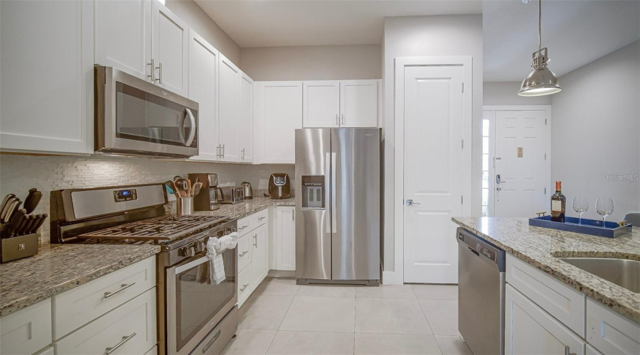 KISSIMMEE, Florida 34747, 4 Bedrooms Bedrooms, ,4 BathroomsBathrooms,Residential,For Sale,SUNNY DREAMS,0,MFRO6410894