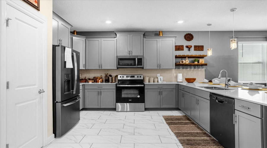 KISSIMMEE, Florida 34746, 8 Bedrooms Bedrooms, ,5 BathroomsBathrooms,Residential,For Sale,STOREY COVE,0,MFRO6410929