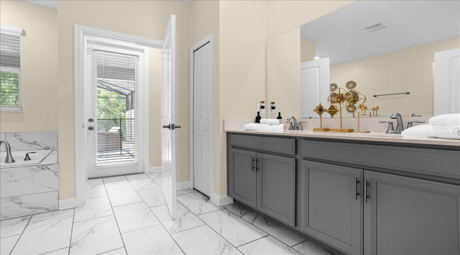 KISSIMMEE, Florida 34746, 8 Bedrooms Bedrooms, ,5 BathroomsBathrooms,Residential,For Sale,STOREY COVE,0,MFRO6410929
