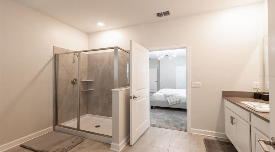 DAVENPORT, Florida 33896, 7 Bedrooms Bedrooms, ,5 BathroomsBathrooms,Residential,For Sale,DROP SHOT,0,MFRO6408621