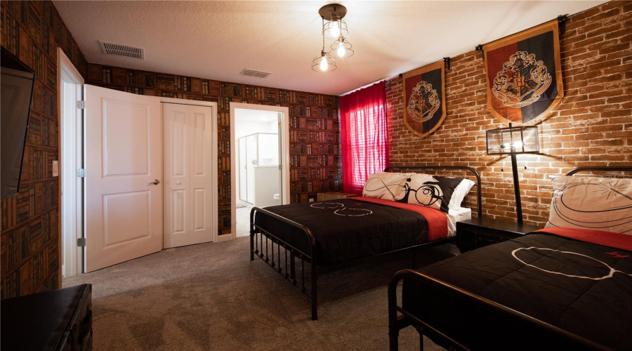 DAVENPORT, Florida 33896, 7 Bedrooms Bedrooms, ,5 BathroomsBathrooms,Residential,For Sale,DROP SHOT,0,MFRO6408621