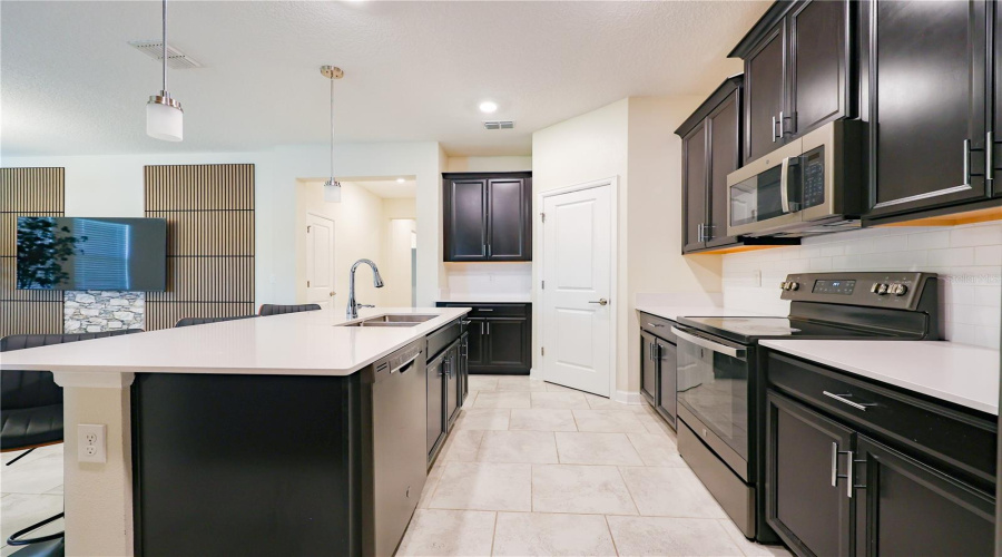 KISSIMMEE, Florida 34746, 4 Bedrooms Bedrooms, ,3 BathroomsBathrooms,Residential,For Sale,VERDE VALLEY,0,MFRO6410175