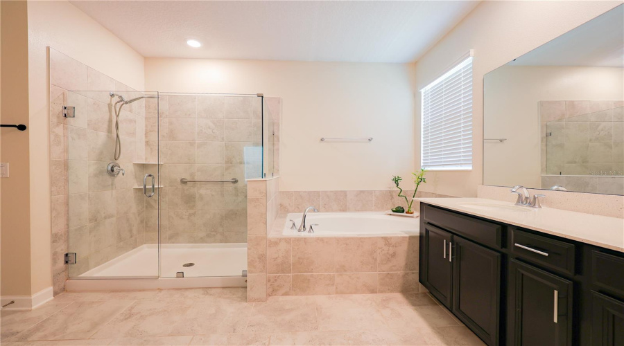 KISSIMMEE, Florida 34746, 4 Bedrooms Bedrooms, ,3 BathroomsBathrooms,Residential,For Sale,VERDE VALLEY,0,MFRO6410175