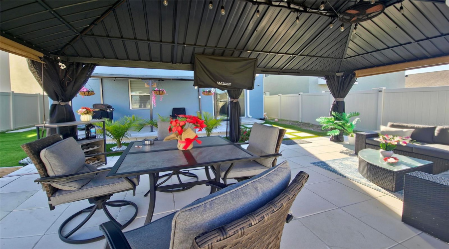 DAVENPORT, Florida 33837, 5 Bedrooms Bedrooms, ,3 BathroomsBathrooms,Residential,For Sale,CASCADES,0,MFRS5150489