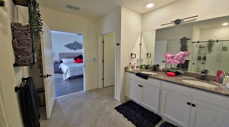 DAVENPORT, Florida 33837, 5 Bedrooms Bedrooms, ,3 BathroomsBathrooms,Residential,For Sale,CASCADES,0,MFRS5150489