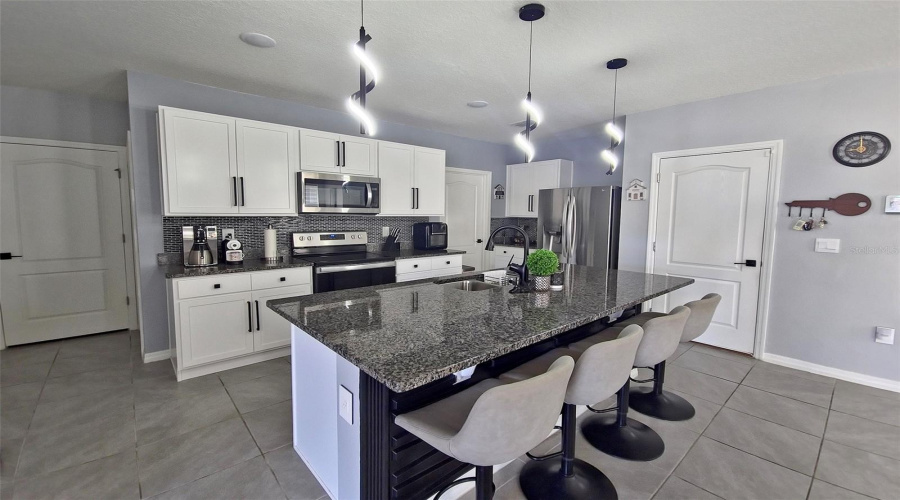 DAVENPORT, Florida 33837, 5 Bedrooms Bedrooms, ,3 BathroomsBathrooms,Residential,For Sale,CASCADES,0,MFRS5150489