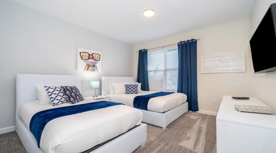 KISSIMMEE, Florida 34746, 5 Bedrooms Bedrooms, ,5 BathroomsBathrooms,Residential,For Sale,BOOKMARK,0,MFRS5150671
