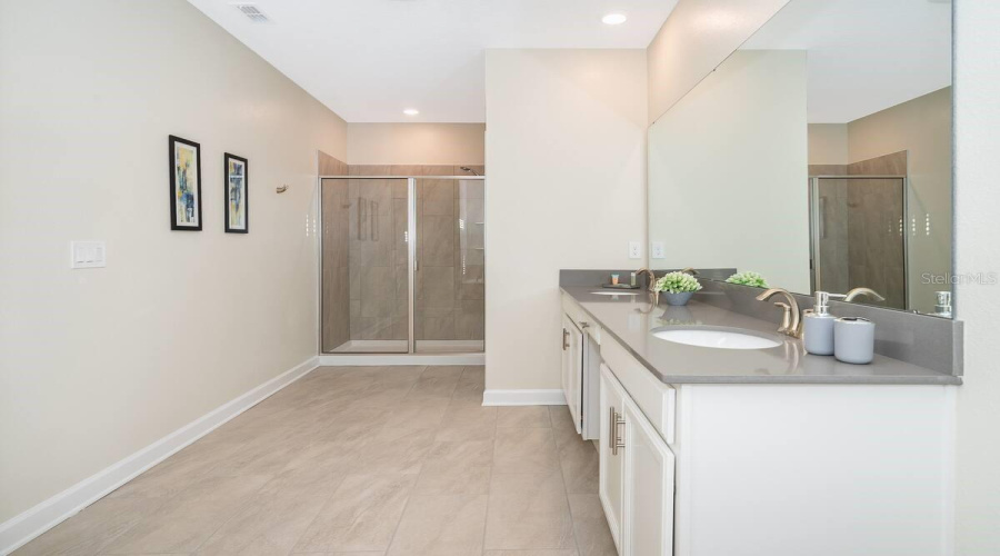 KISSIMMEE, Florida 34746, 5 Bedrooms Bedrooms, ,5 BathroomsBathrooms,Residential,For Sale,BOOKMARK,0,MFRS5150671