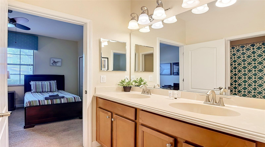 DAVENPORT, Florida 33896, 4 Bedrooms Bedrooms, ,3 BathroomsBathrooms,Residential,For Sale,MOON VALLEY,0,MFRO6411006
