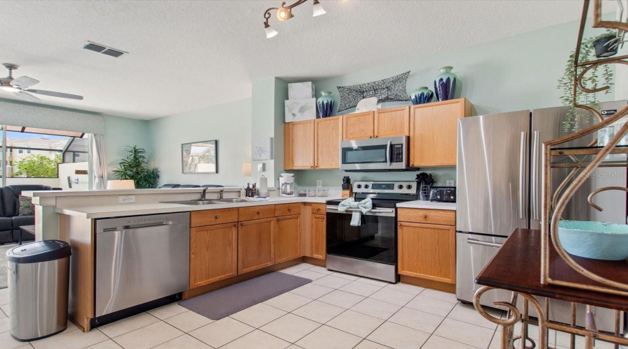 Pictures taken before remodeling. Reference 3d tour for updates.