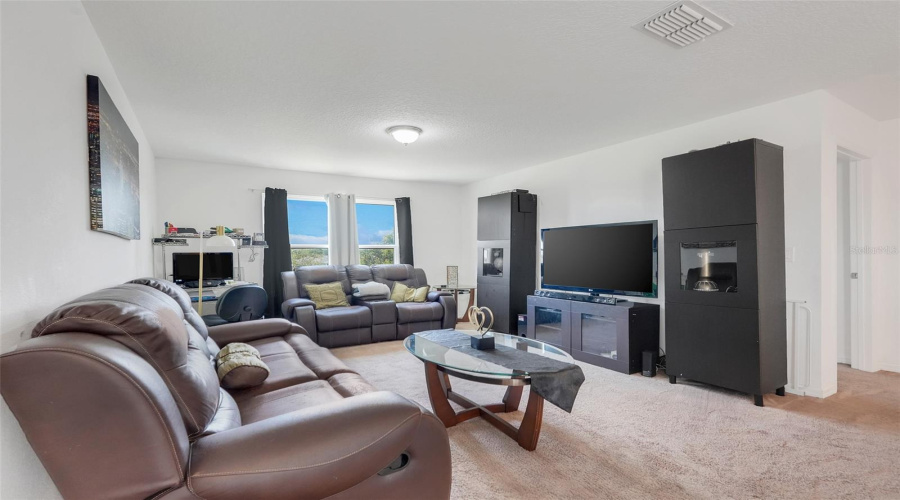 DAVENPORT, Florida 33837, 4 Bedrooms Bedrooms, ,2 BathroomsBathrooms,Residential,For Sale,SAMUEL,0,MFRO6406916