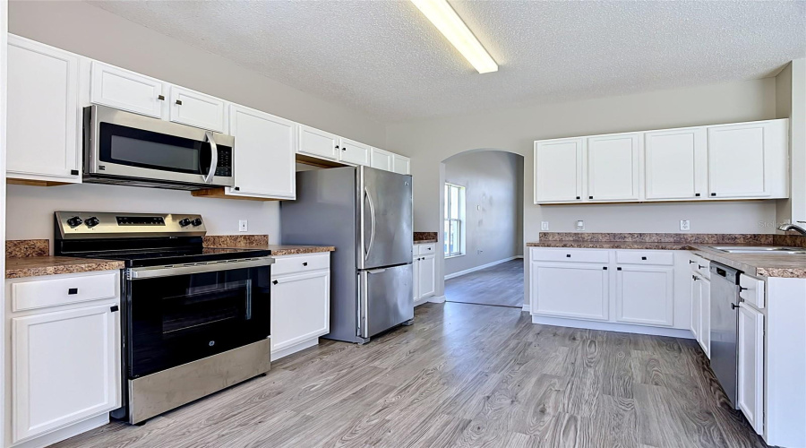 KISSIMMEE, Florida 34746, 4 Bedrooms Bedrooms, ,3 BathroomsBathrooms,Residential,For Sale,LIBERTY HALL,0,MFRC7526612