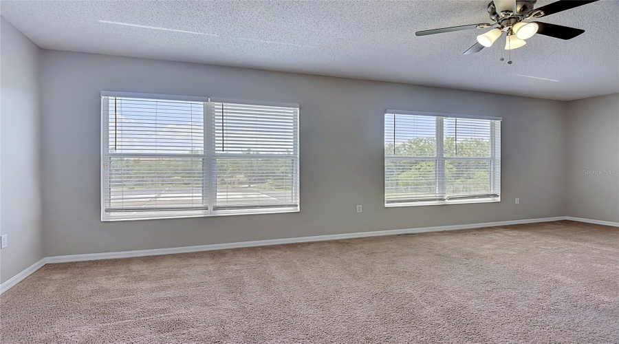 KISSIMMEE, Florida 34746, 4 Bedrooms Bedrooms, ,3 BathroomsBathrooms,Residential,For Sale,LIBERTY HALL,0,MFRC7526612