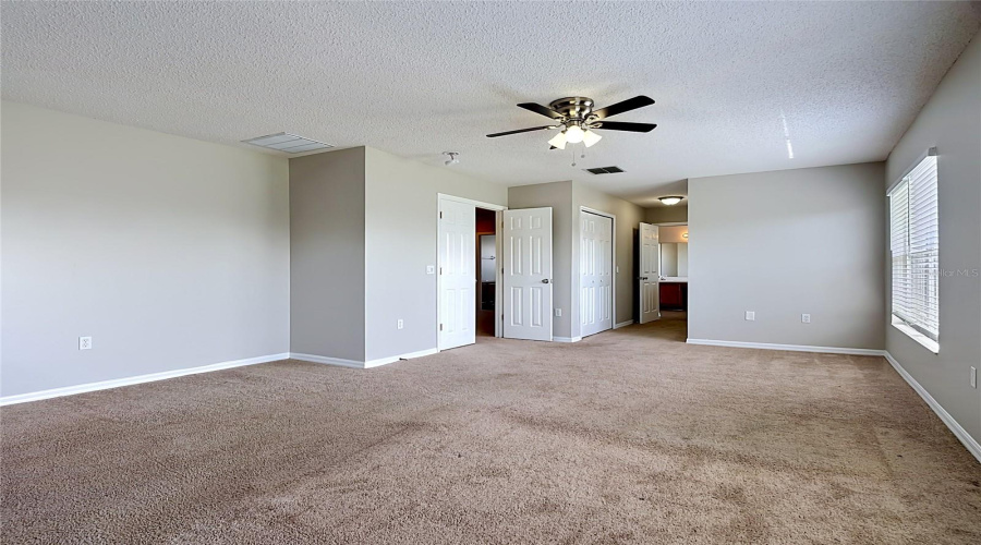KISSIMMEE, Florida 34746, 4 Bedrooms Bedrooms, ,3 BathroomsBathrooms,Residential,For Sale,LIBERTY HALL,0,MFRC7526612