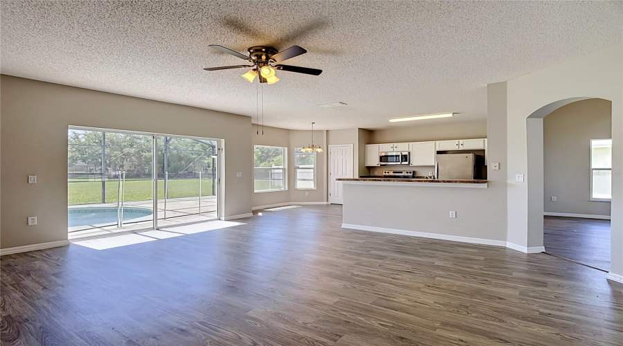 KISSIMMEE, Florida 34746, 4 Bedrooms Bedrooms, ,3 BathroomsBathrooms,Residential,For Sale,LIBERTY HALL,0,MFRC7526612