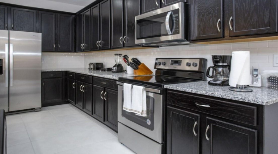 KISSIMMEE, Florida 34747, 5 Bedrooms Bedrooms, ,4 BathroomsBathrooms,Residential,For Sale,CAREY PALM,0,MFRO6411209