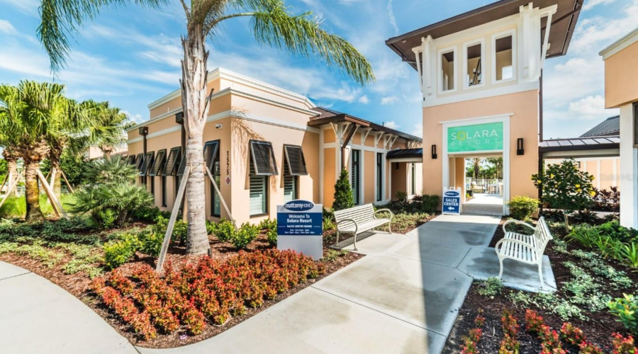 KISSIMMEE, Florida 34747, 5 Bedrooms Bedrooms, ,4 BathroomsBathrooms,Residential,For Sale,CAREY PALM,0,MFRO6411209