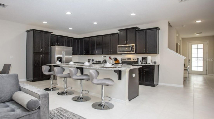 KISSIMMEE, Florida 34747, 5 Bedrooms Bedrooms, ,4 BathroomsBathrooms,Residential,For Sale,CAREY PALM,0,MFRO6411209