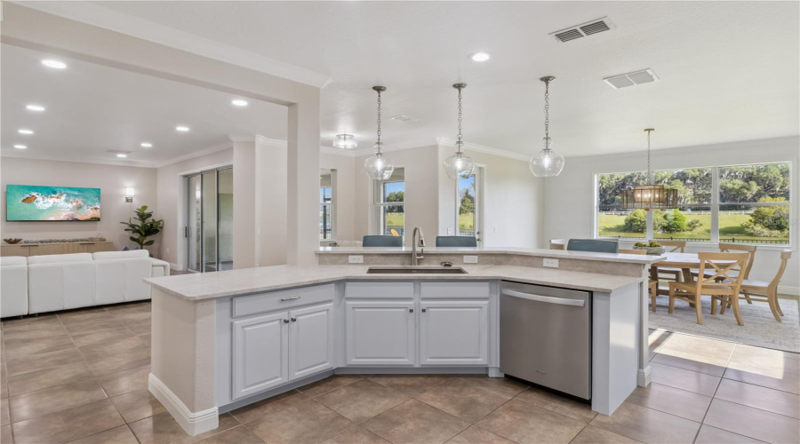 KISSIMMEE, Florida 34746, 4 Bedrooms Bedrooms, ,3 BathroomsBathrooms,Residential,For Sale,EAGLE TALON,0,MFRO6411064
